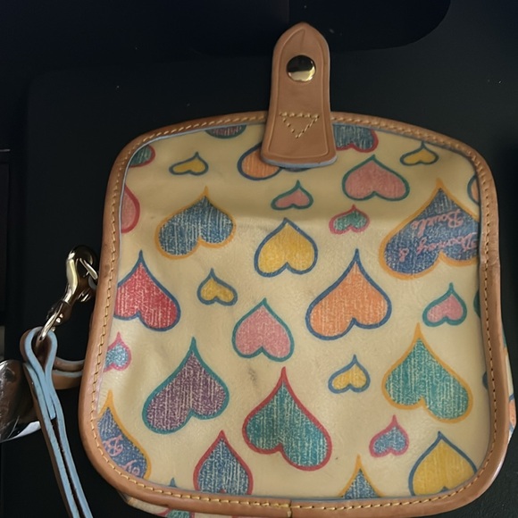 **NEW LISTING** Dooney and Bourke Wistlet - Picture 5 of 7